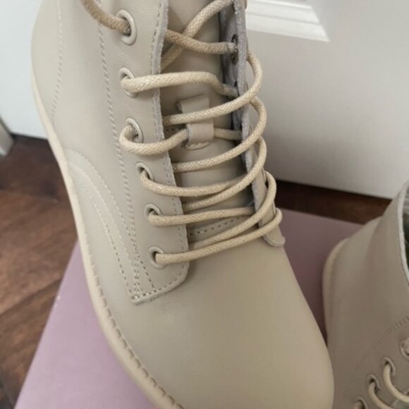 New Women's Fashionable Ivory White Leather Low Heel Flat Ankle Boots Booties - Picture 5 of 7